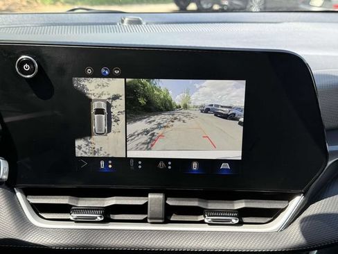 Certified 2025 Chevrolet Equinox LT w/ Safety and Technology Package FWD image 15