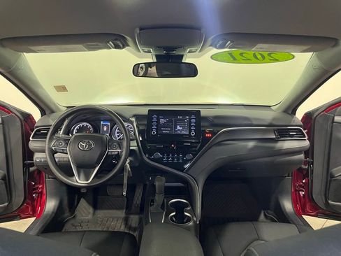 Used 2021 Toyota Camry LE image 19