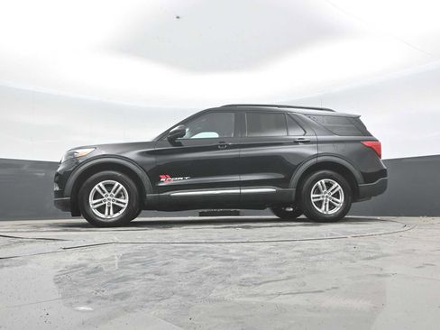 Used 2021 Ford Explorer XLT AWD/4WD image 25