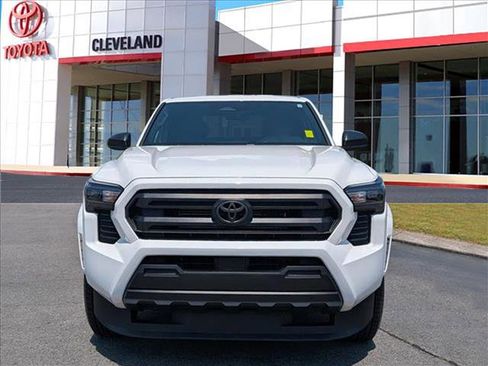 Used 2024 Toyota Tacoma SR AWD/4WD image 3