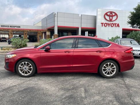 Used 2020 Ford Fusion SE FWD image 8