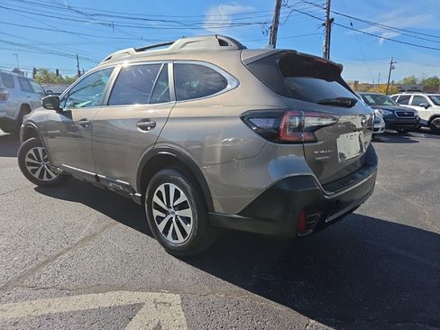 Used 2022 Subaru Outback Premium w/ Popular Package #1 image 4