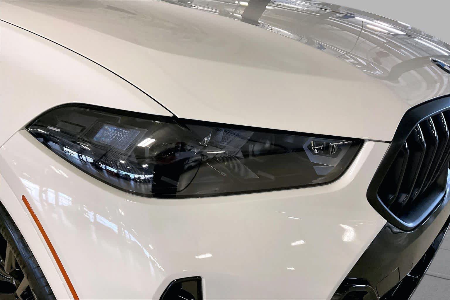 New 2027 BMW X6 xDrive40i w/ Climate Comfort Package AWD/4WD image 13