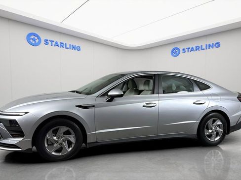 Used 2025 Hyundai Sonata SE image 3