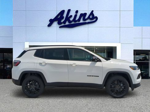 New 2026 Jeep Compass Latitude AWD/4WD image 1