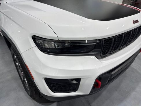 Used 2022 Jeep Grand Cherokee Trailhawk w/ ADV Protech Group II AWD/4WD image 24
