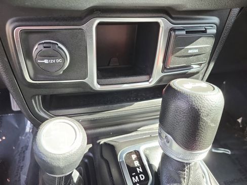 Used 2024 Jeep Wrangler Sport image 32