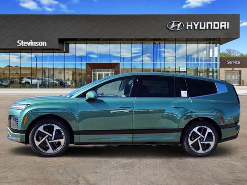 New 2026 Hyundai Ioniq 9 Calligraphy w/ Tow & Go Package AWD/4WD image 2