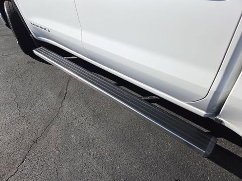 Used 2023 GMC Sierra 1500 Denali Ultimate image 8