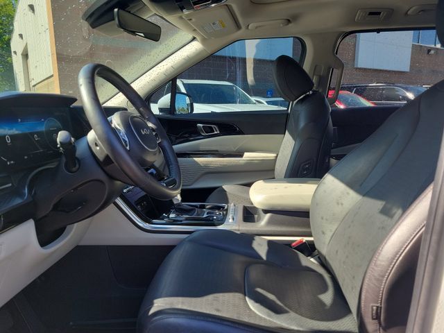 Used 2024 Kia Carnival FWD image 14