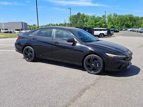 New 2026 Hyundai Elantra SEL Sport Premium FWD image 2