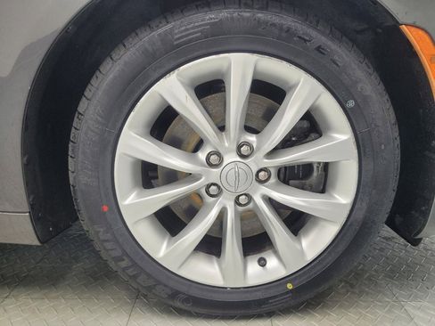 Used 2016 Chrysler 200 C w/ Premium Group image 31