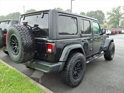Used 2023 Jeep Wrangler Unlimited Sahara AWD/4WD image 9
