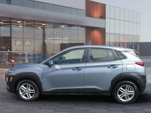 Used 2021 Hyundai Kona SE image 3