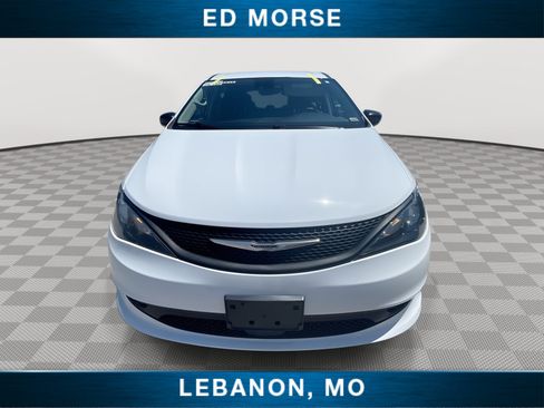 Used 2024 Chrysler Voyager LX FWD image 3