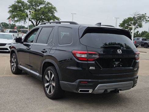 Used 2023 Honda Pilot Touring image 6