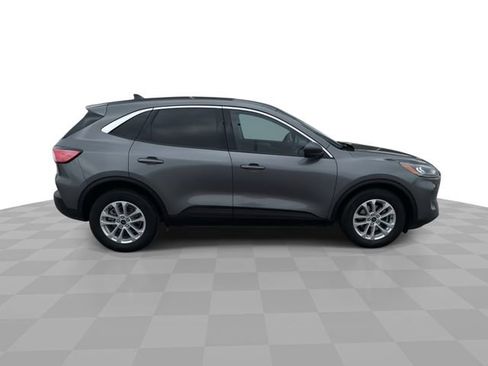 Used 2022 Ford Escape SE w/ Cold Weather Package FWD image 9
