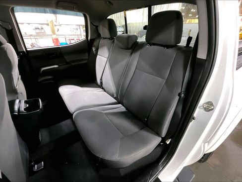 Used 2017 Toyota Tacoma SR5 w/ Tow Package image 21