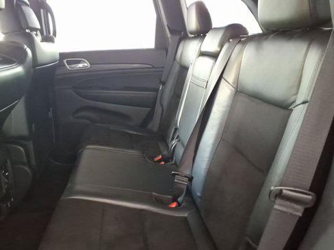 Used 2019 Jeep Grand Cherokee Altitude AWD/4WD image 12