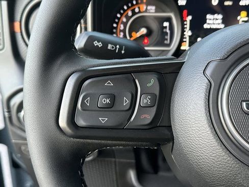 New 2025 Jeep Gladiator Mojave w/ Steel Bumper Group image 22