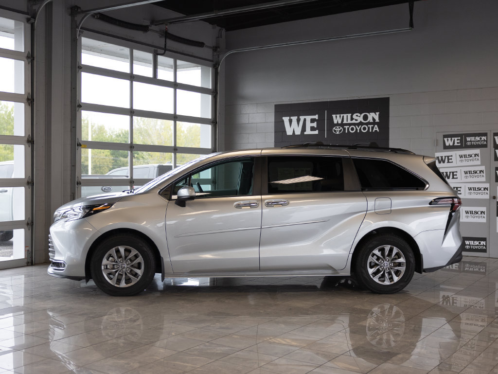 Certified 2024 Toyota Sienna XLE w/ XLE Plus Package FWD image 1