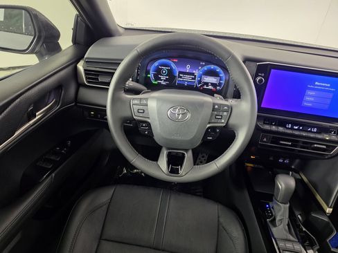 Used 2026 Toyota Camry XSE FWD image 22