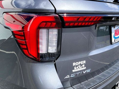 Used 2026 Ford Explorer Active AWD/4WD image 29