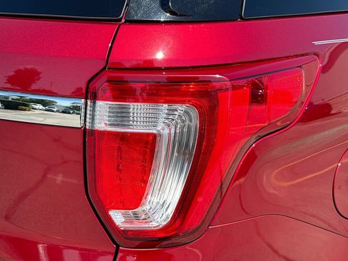 Used 2019 Ford Explorer XLT w/ Equipment Group 202A FWD image 33