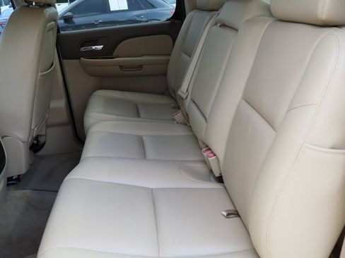Used 2012 Chevrolet Avalanche LTZ RWD image 27