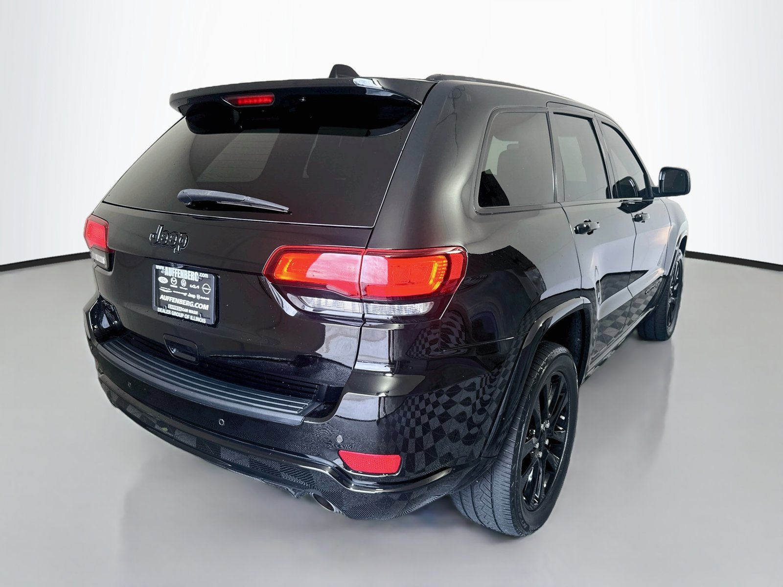 Used 2019 Jeep Grand Cherokee Altitude AWD/4WD image 7