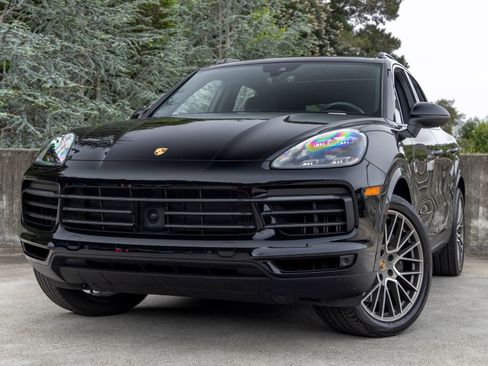 Certified 2023 Porsche Cayenne Platinum Edition AWD/4WD image 7