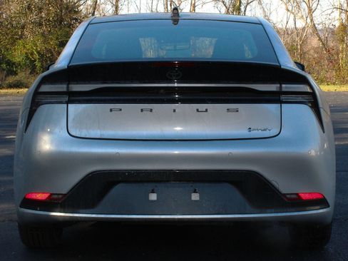 New 2026 Toyota Prius Plug-In Hybrid FWD image 7