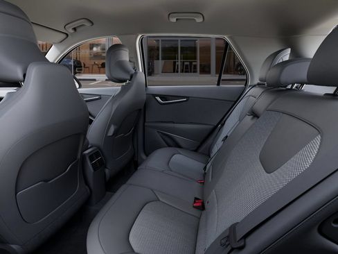 Used 2025 Kia Niro EX w/ EX Cold Weather Package FWD image 18