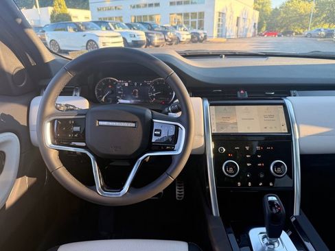 Certified 2023 Land Rover Discovery Sport SE R-Dynamic AWD/4WD image 10