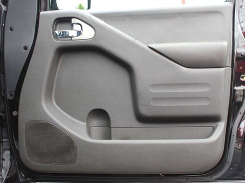 Used 2018 Nissan Frontier PRO-4X AWD/4WD image 11