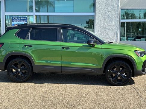 New 2025 Volkswagen Taos SE image 3