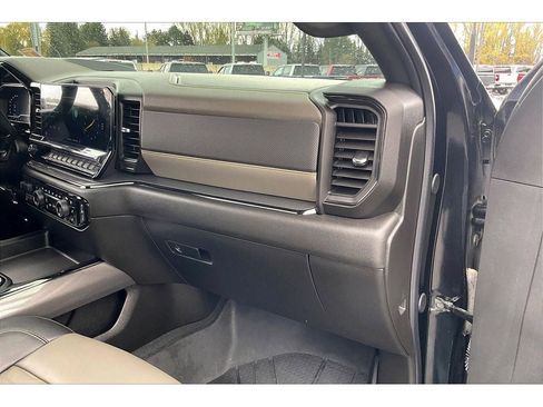 Used 2025 Chevrolet Silverado 2500 ZR2 w/ Technology Package AWD/4WD image 18