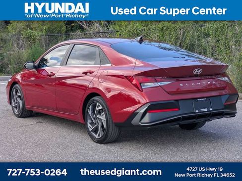 Certified 2025 Hyundai Elantra SEL FWD image 3
