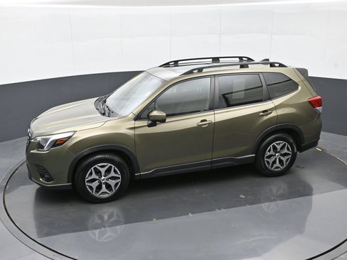 Used 2024 Subaru Forester Premium AWD/4WD image 34