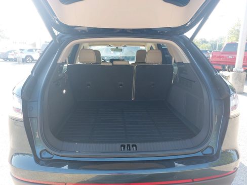 Used 2022 Lincoln Nautilus Reserve AWD/4WD image 13