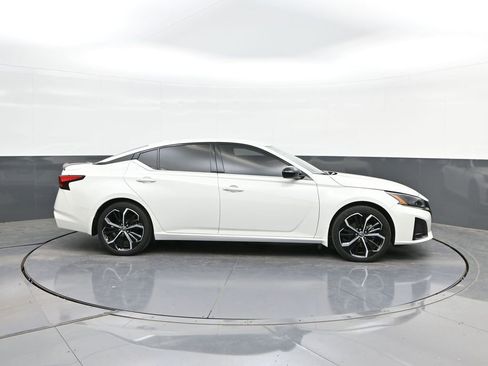 Used 2024 Nissan Altima 2.5 SR image 24