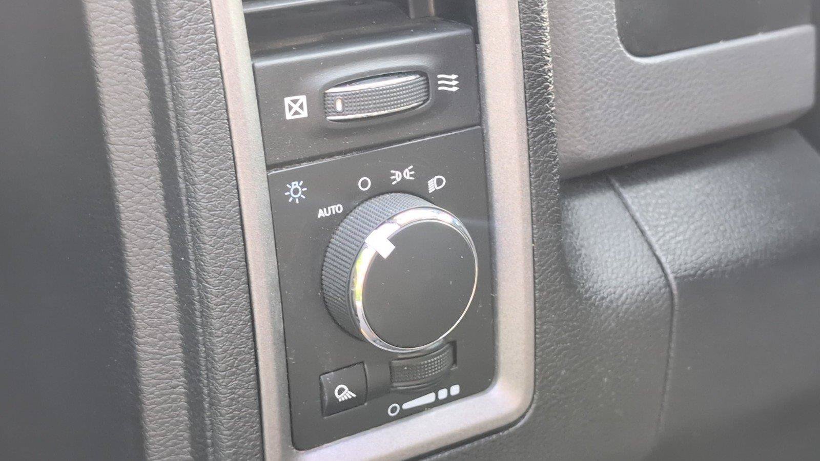 Used 2020 RAM 1500 Tradesman RWD image 34