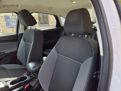 Used 2012 Ford Focus SE FWD image 19