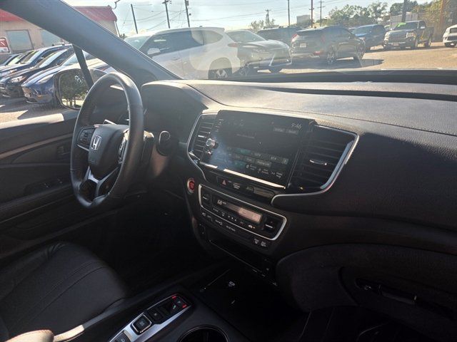 Used 2025 Honda Ridgeline TrailSport image 6