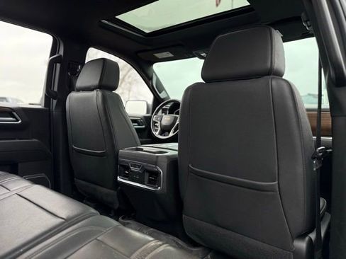 Used 2022 Chevrolet Silverado 1500 High Country w/ High Country Premium Package image 16