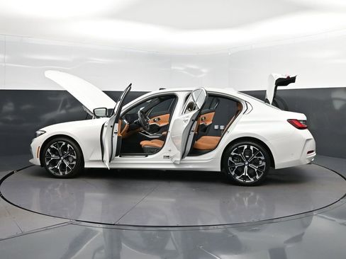 Certified 2025 BMW 330i Sedan RWD image 46