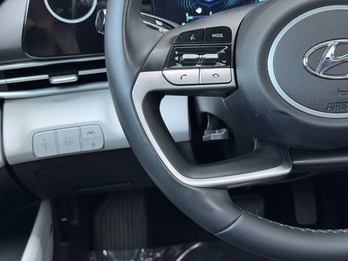 Used 2023 Hyundai Elantra Limited image 20