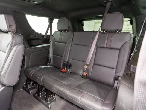 Used 2022 Chevrolet Suburban RST w/ Luxury Package AWD/4WD image 32