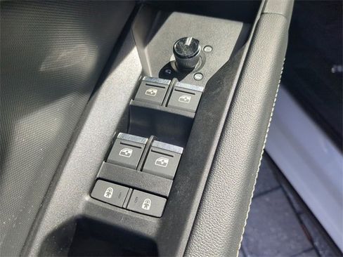 Used 2023 Audi Q4 e-tron Premium Plus w/ Premium Plus image 18