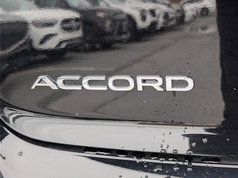 Used 2024 Honda Accord Touring image 9